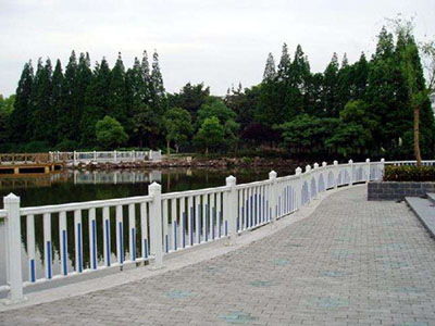 锌钢河道栏杆安装案例